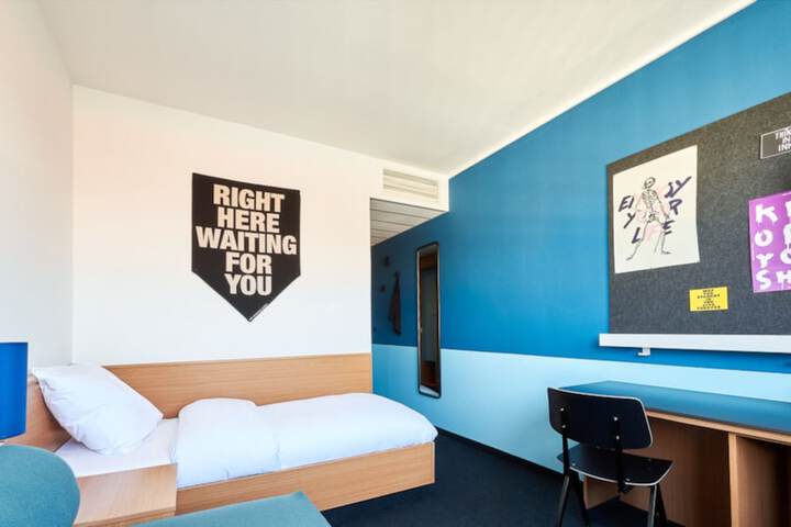 Room 33 of 35