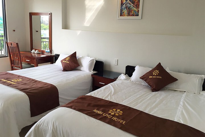 Room 13 of 36