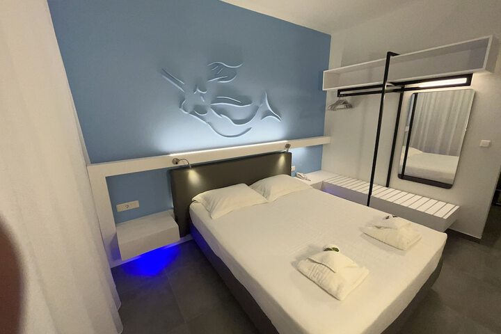 Room 47 of 172