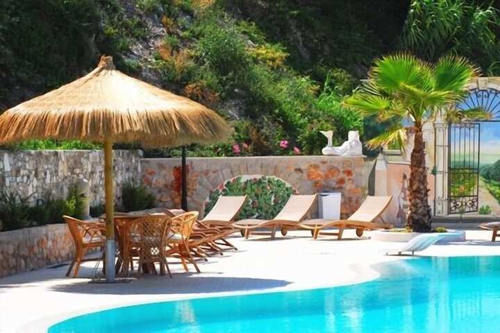 Pool Hotel