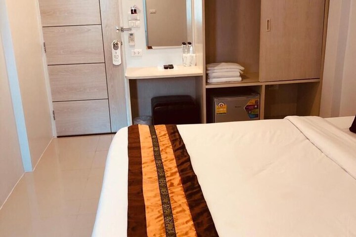 Room 17 of 36