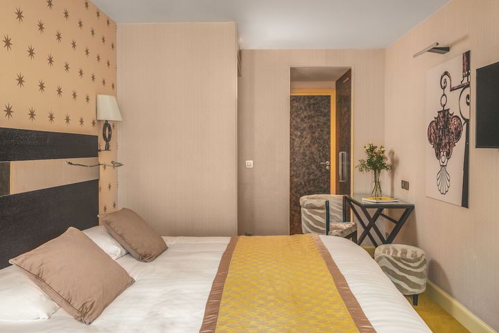Room 10 of 35