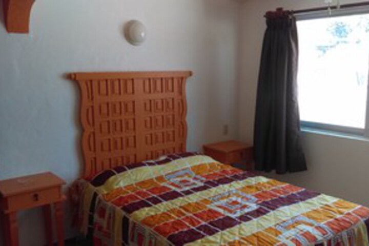 Room 28 of 33