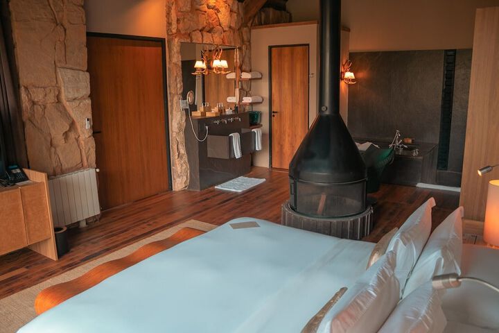 Room 8 of 74