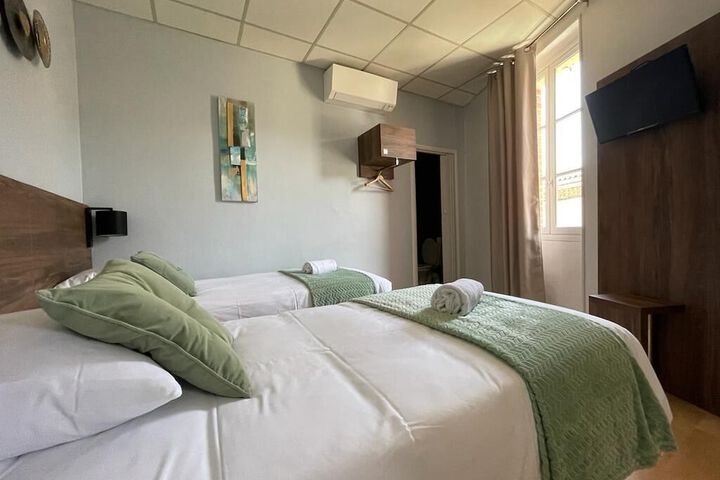 Room 12 of 44