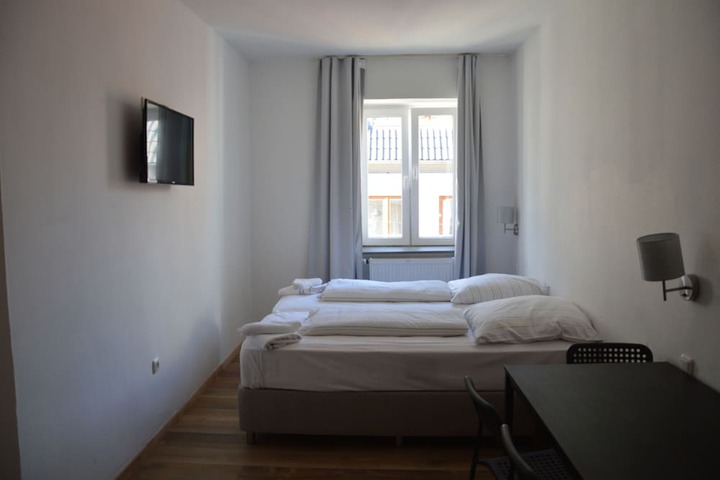 Room 4 of 29