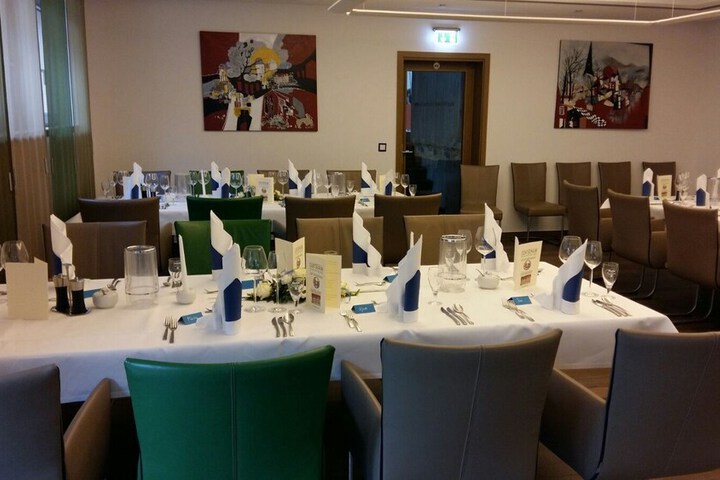 Dining 36 of 67