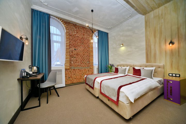 Room 34 of 83