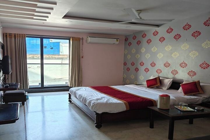Room 12 of 45