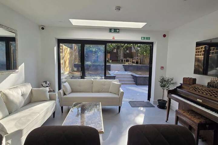 Room 46 of 104
