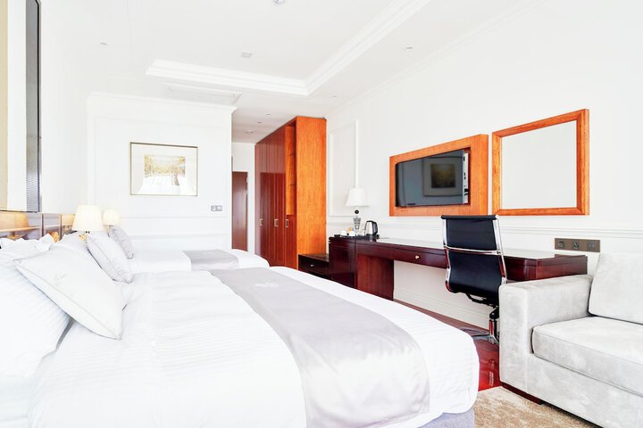 Room 33 of 138