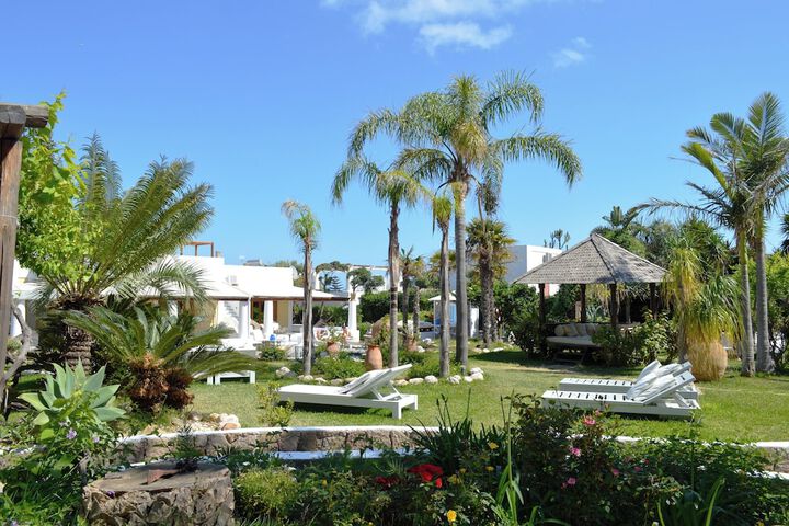 Hotel Exterior 68 of 76