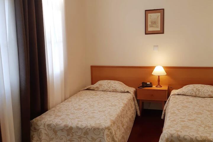 Room 11 of 30