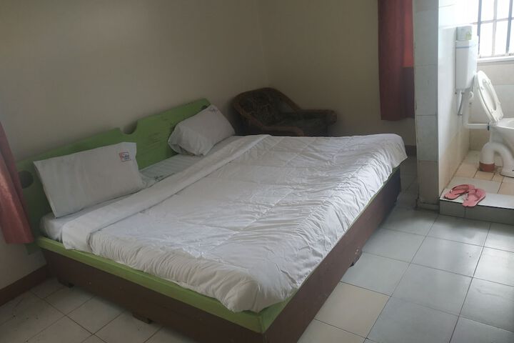 Room 5 of 5