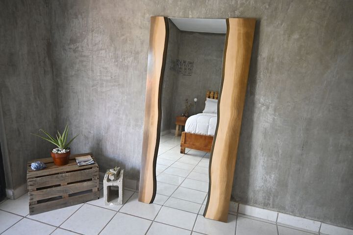 Room 4 of 25