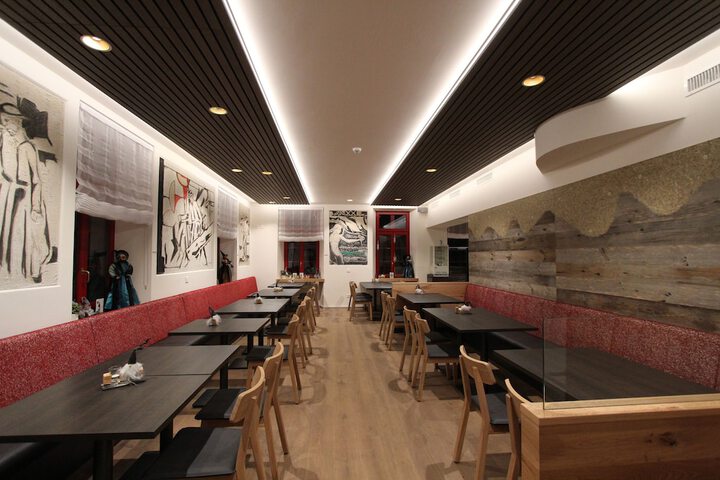 Dining 73 of 87