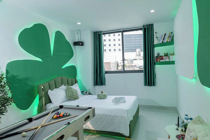 Room 34 of 107
