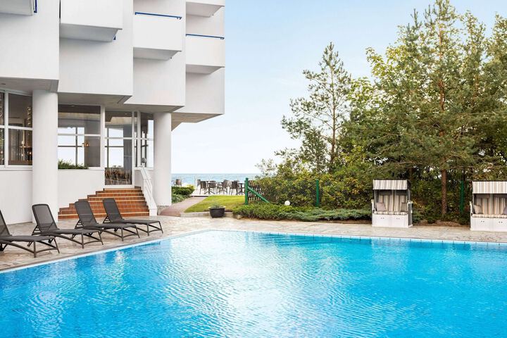 Pools & Facilities