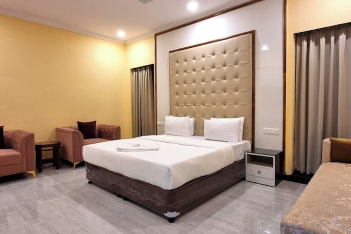 Room 6 of 24
