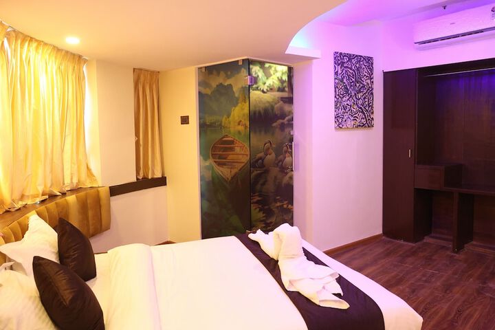 Room 12 of 17