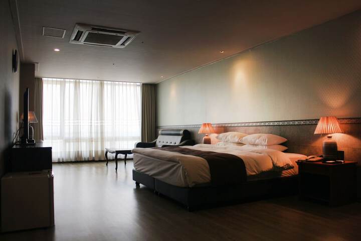 Room 5 of 29