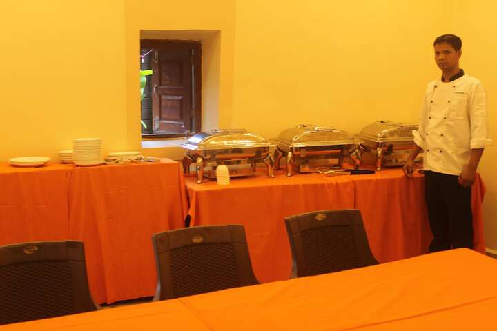 Dining 36 of 64