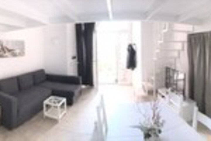 Room 12 of 24
