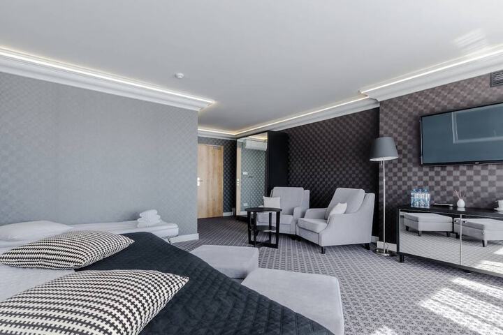 Room 5 of 44