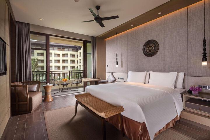 Room 51 of 69