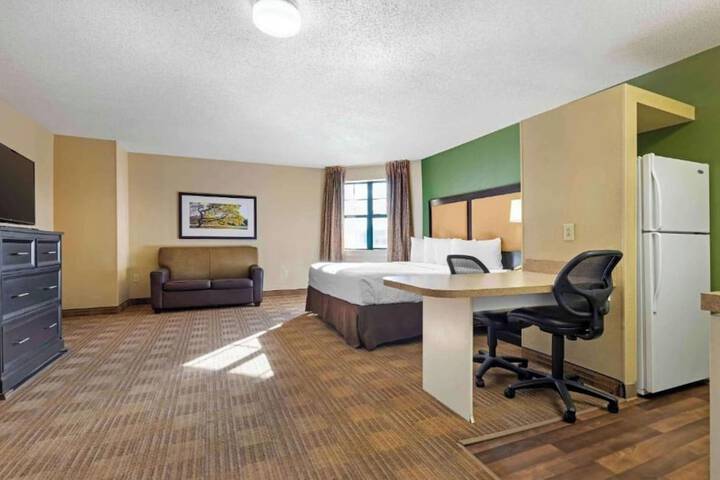 Room 10 of 25