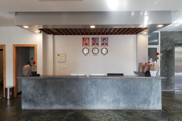 JJ City Centre Suites
