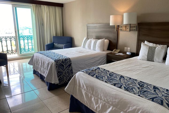 Room 6 of 34
