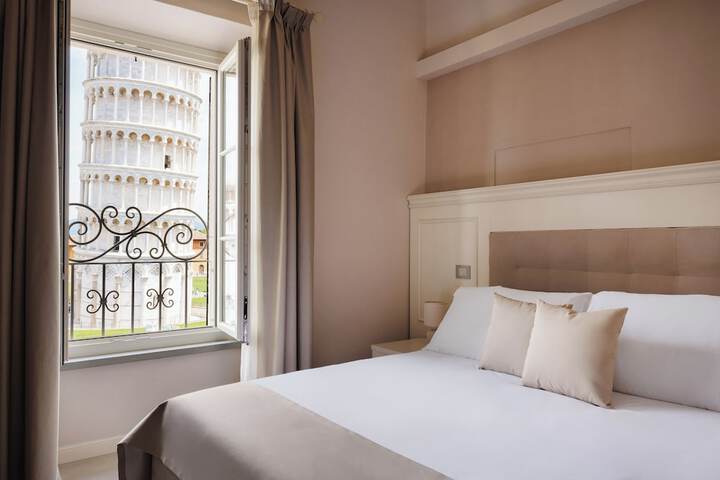 Room 2 of 32