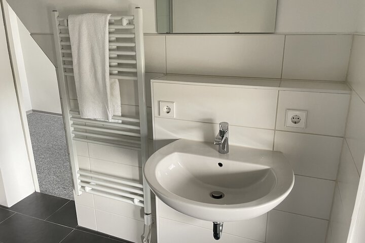 Room 16 of 36