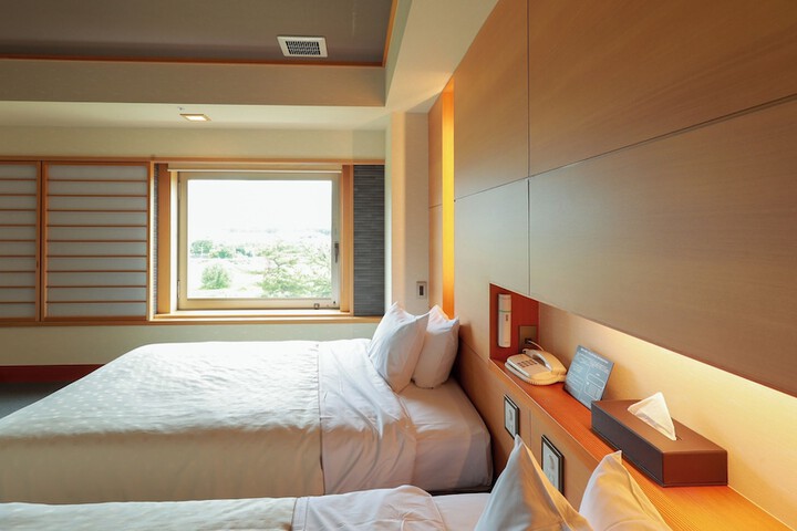 Room 7 of 27
