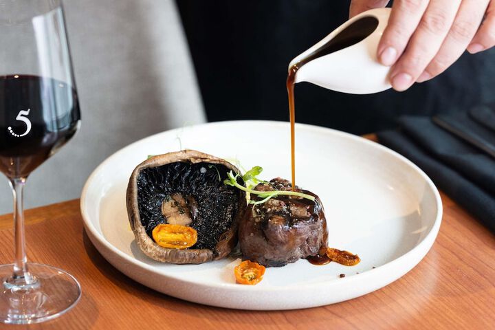 Dining 59 of 108