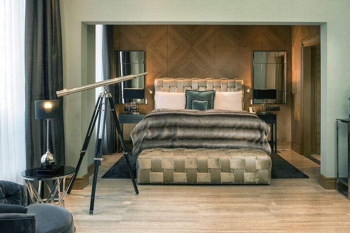 Room 40 of 173