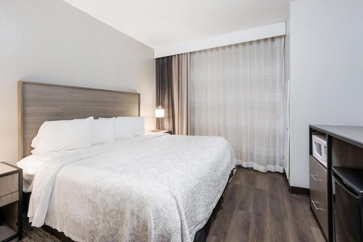Superior King Bed (7 of 20)