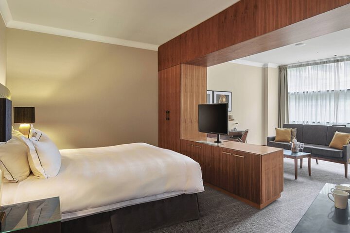 Room 37 of 113