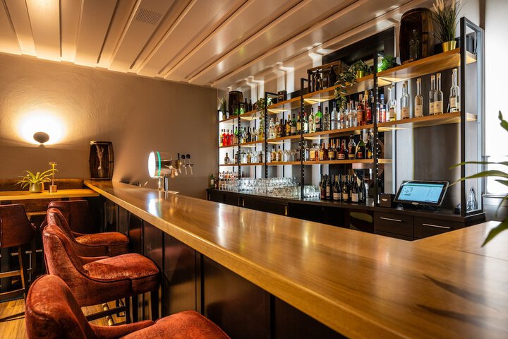 Lounge 50 of 60