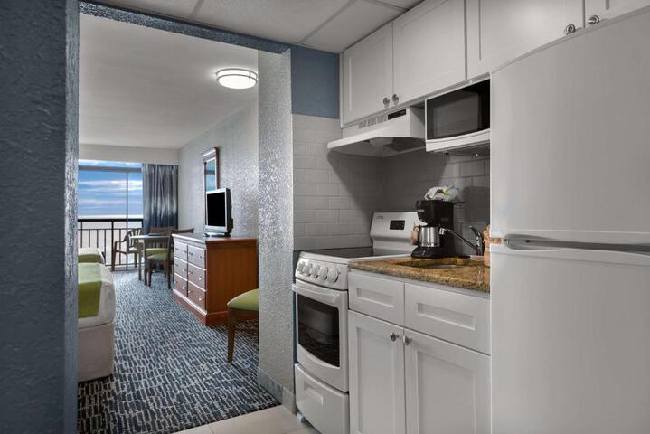 2 Queen Beds Street View Balcony West Wing (37 of 42)