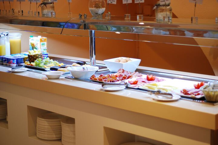 Breakfast/Coffee Service 96 of 131