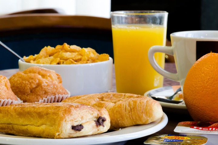 Breakfast/Coffee Service 8 of 15