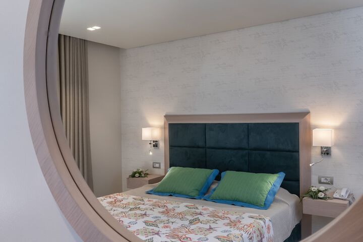 Room 14 of 50