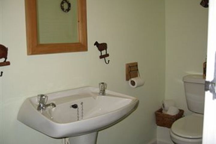 Room 4 of 15