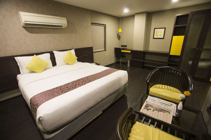 Room 4 of 31