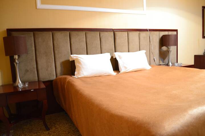 Room 5 of 17