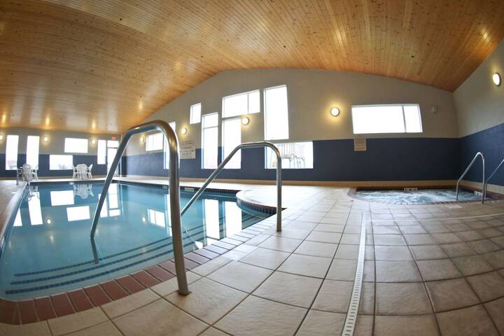 Pool 28 of 44