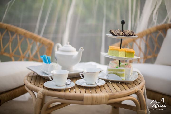 Breakfast/Coffee Service 84 of 114