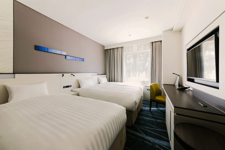 Room 9 of 27